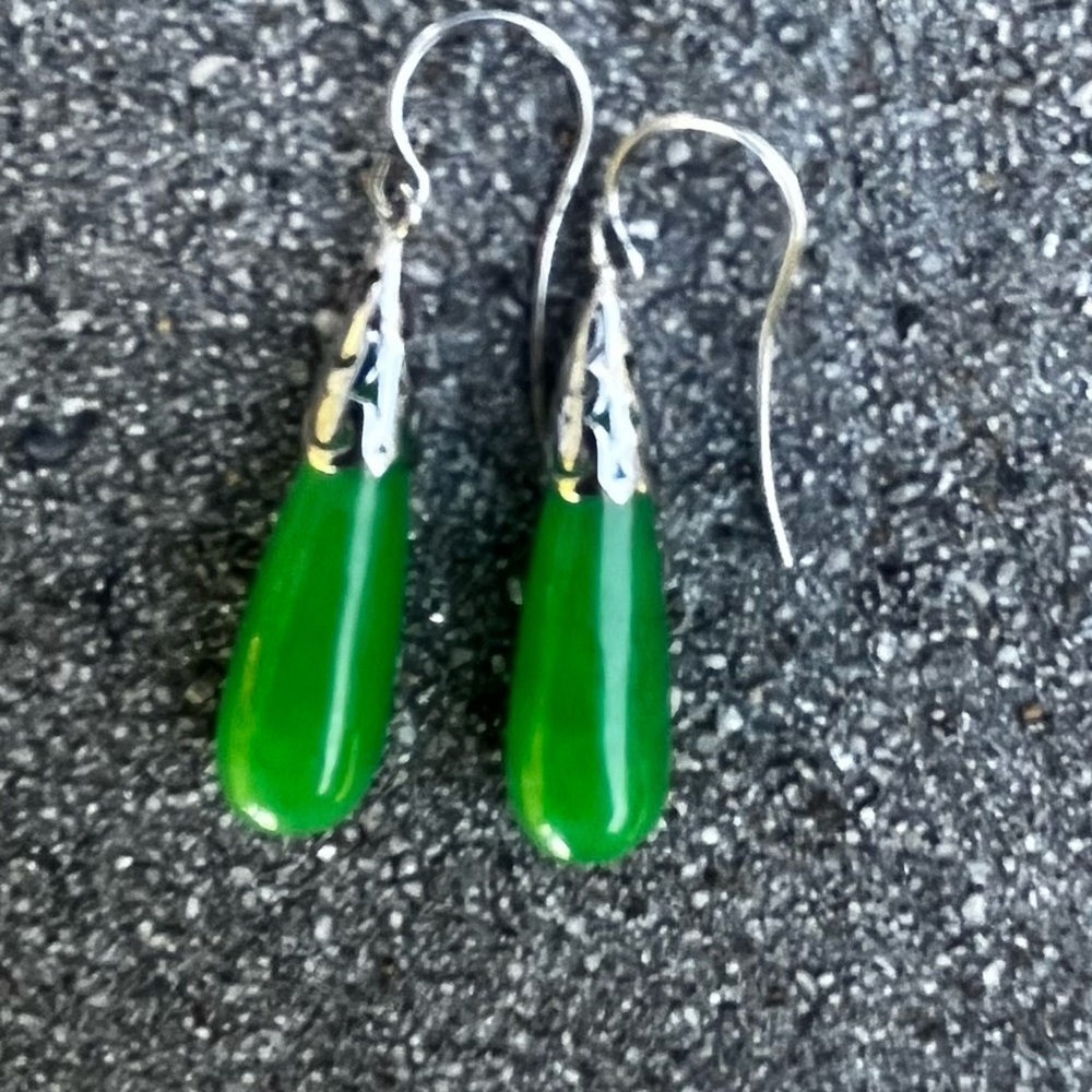 Elegant authentic Jade and .925 Silver Drop Earring